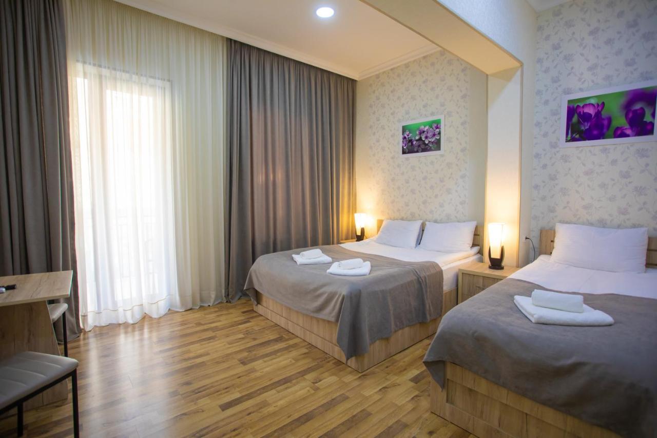 Peradia Hotel Kutaisi Eksteriør billede