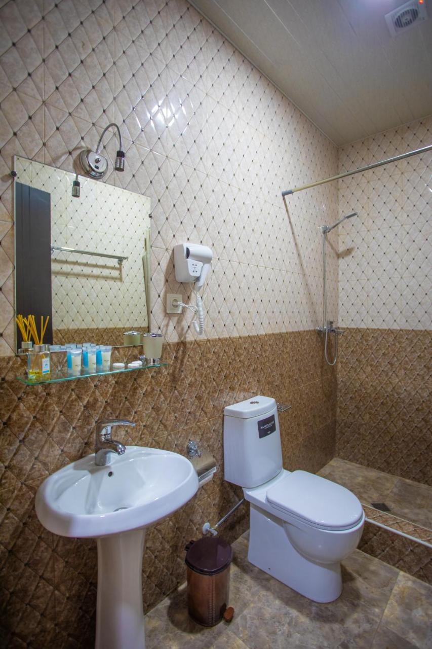 Peradia Hotel Kutaisi Eksteriør billede