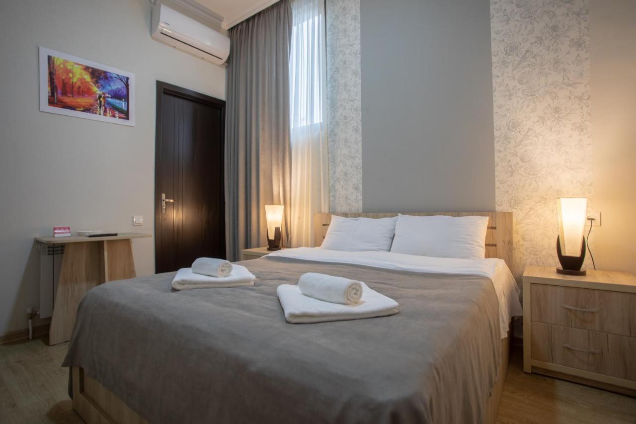 Peradia Hotel Kutaisi Eksteriør billede